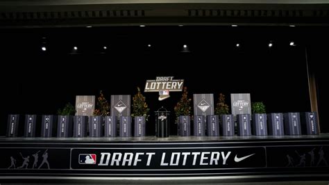 how does the draft lottery work